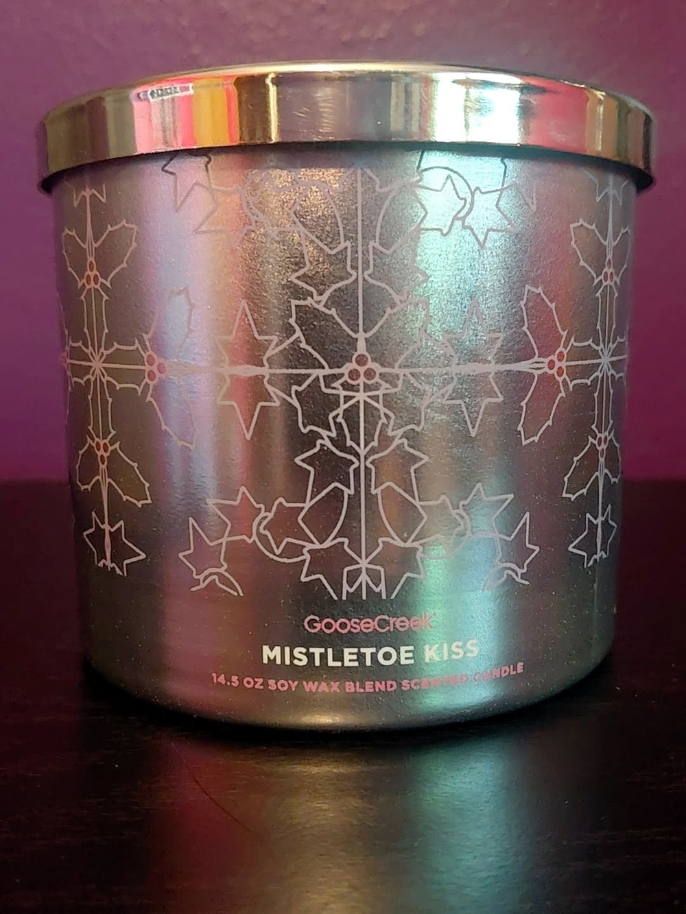 Goose Creek Mistletoe Kiss Scented Candle - Iridescent Silver